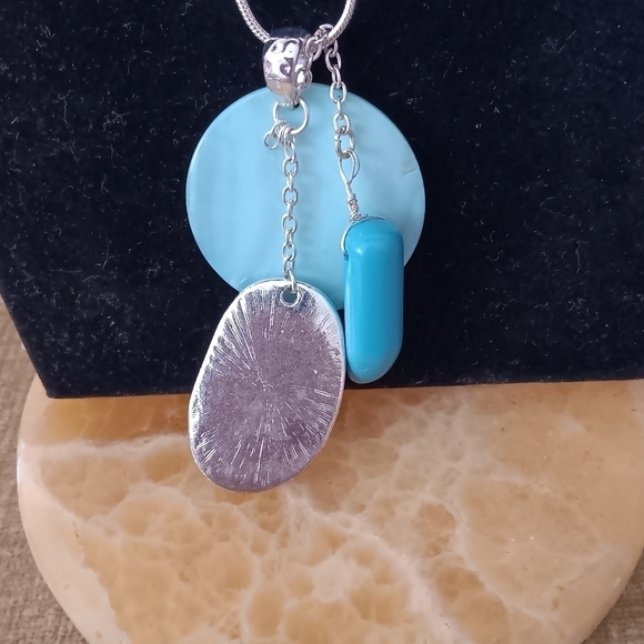 Silver Tone Box Chain Charm Necklace - Picture 6 of 8